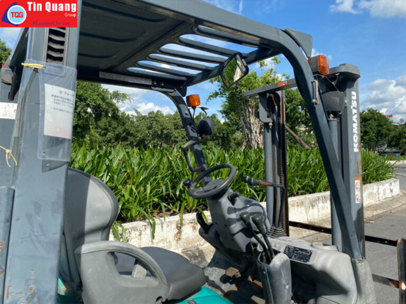 buong-lai-xe-nang-cu buồng lái xe nâng cũ