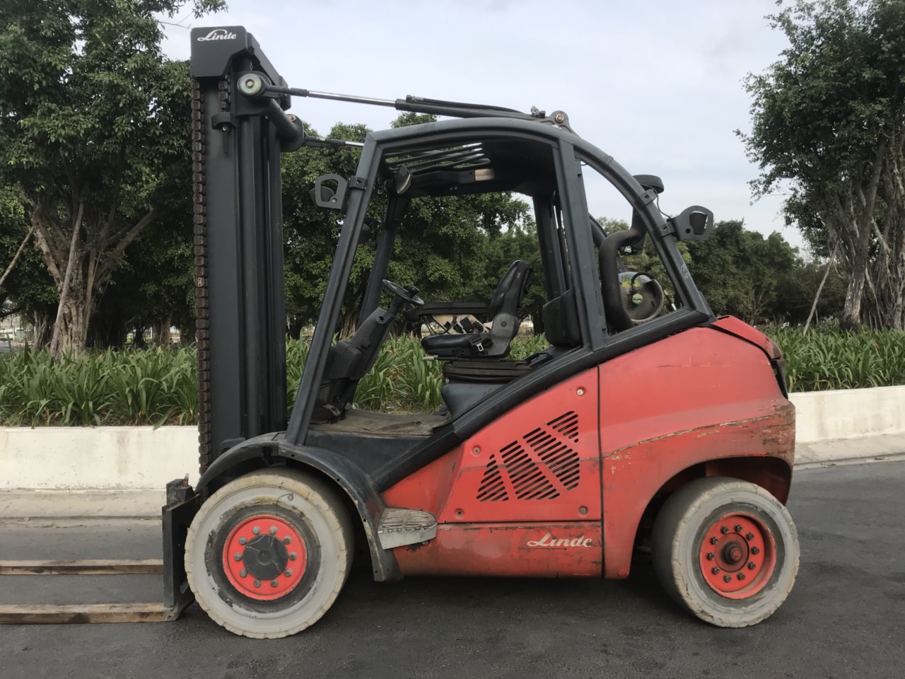 xe nâng H40D