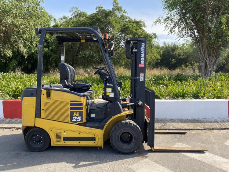 xe nâng điện komatsu